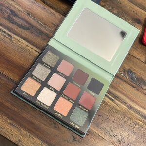 New Violet Voss Eyeshadow Palette